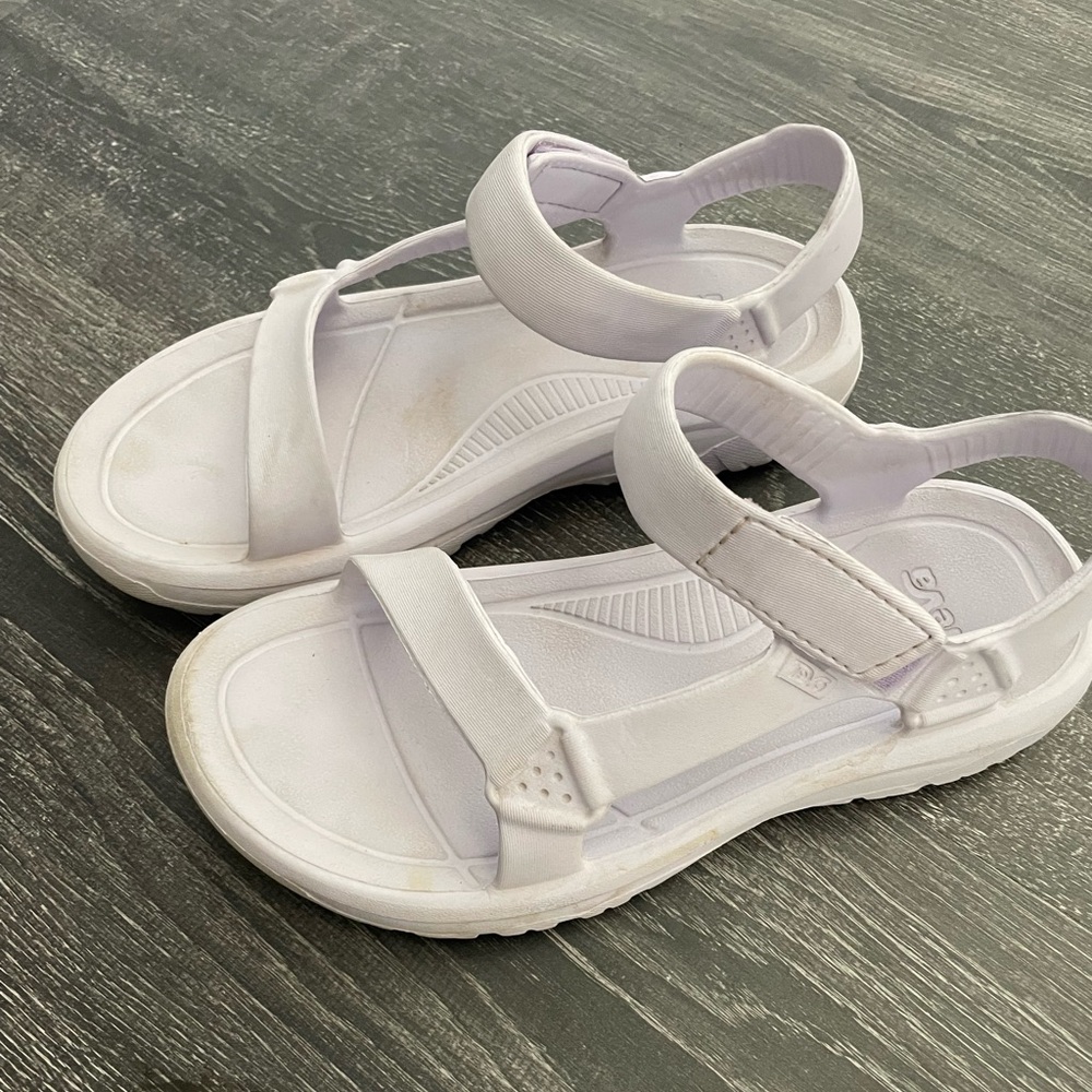 Lavender TEVA outdoor waterproof sandals